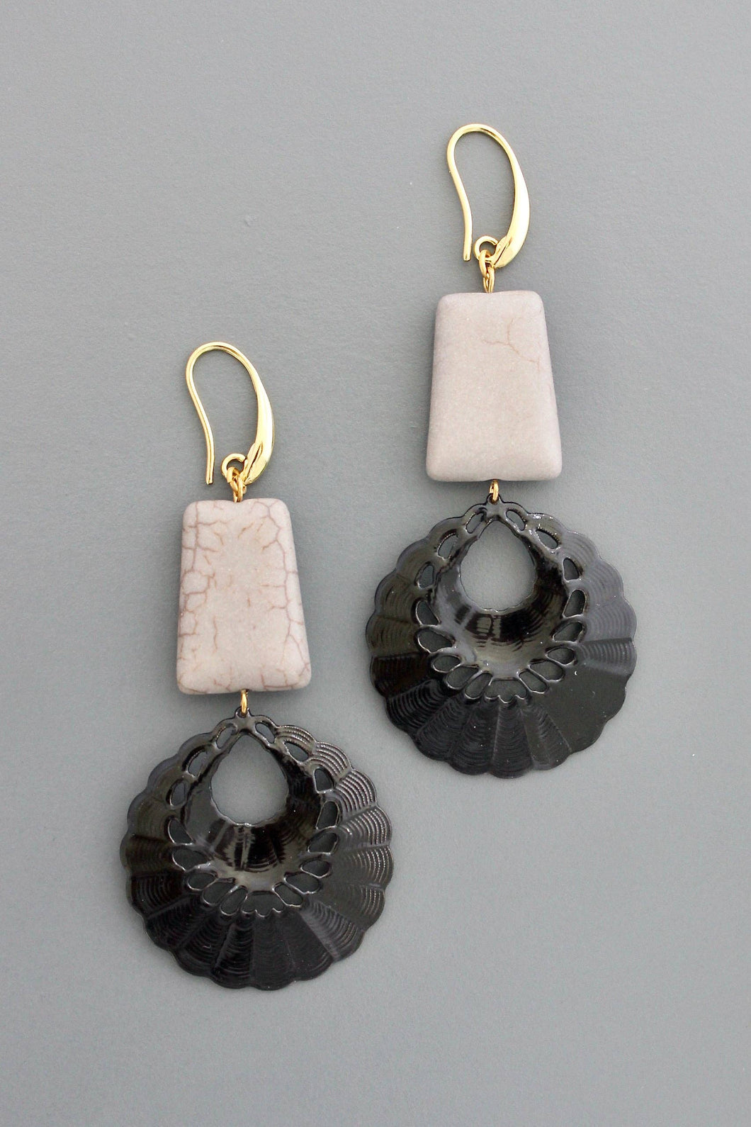 FERE98 Black and gray earrings